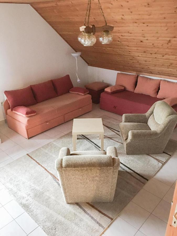Baranya Apartman Ata ภายนอก รูปภาพ